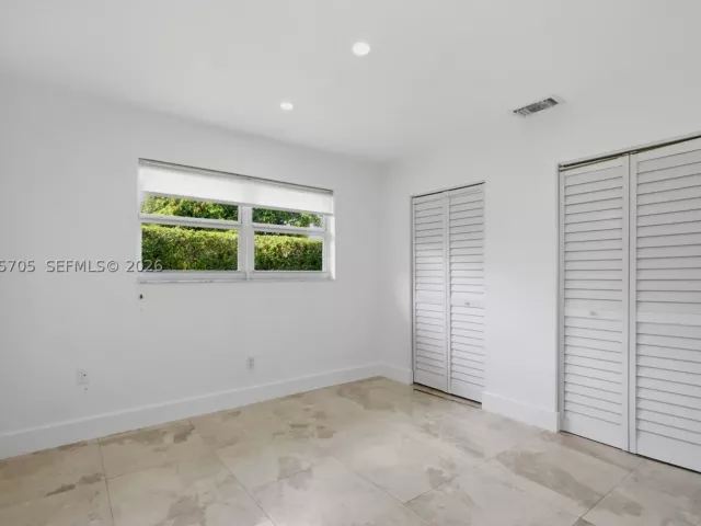 3-bedroom home for sale in Miami - 10830 SW 79th Ave - MondialRealty