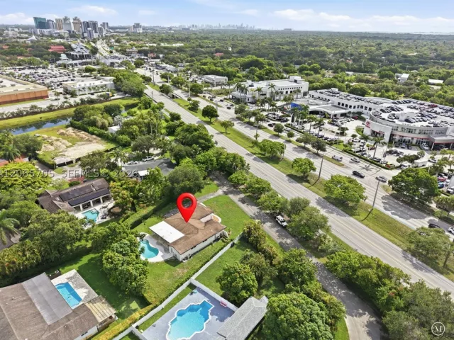 3-bedroom home for sale in Miami - 10830 SW 79th Ave - MondialRealty