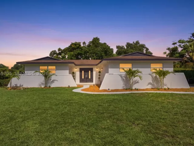 3-bedroom home for sale in Miami - 10830 SW 79th Ave - MondialRealty