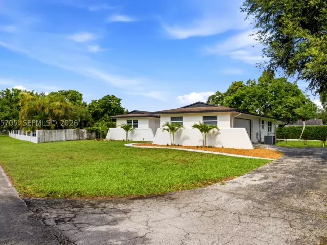 3-bedroom home for sale in Miami - 10830 SW 79th Ave - MondialRealty