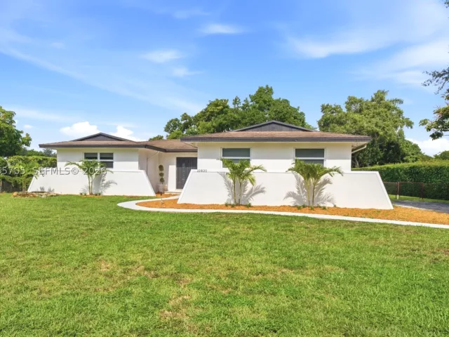 3-bedroom home for sale in Miami - 10830 SW 79th Ave - MondialRealty