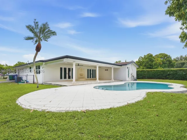 3-bedroom home for sale in Miami - 10830 SW 79th Ave - MondialRealty