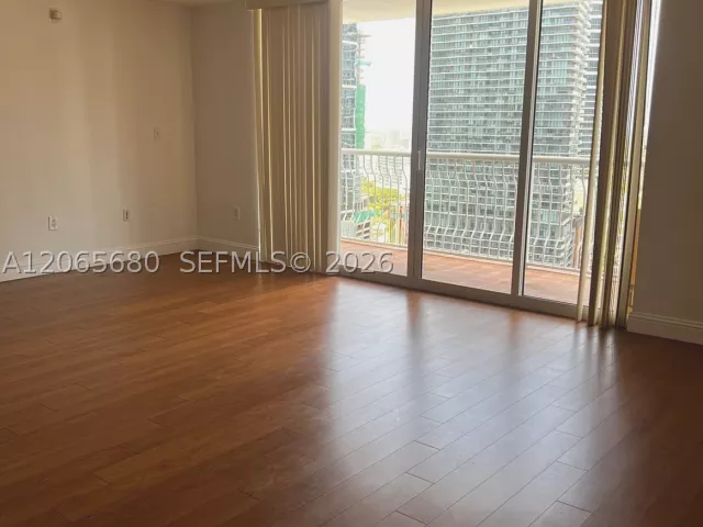 2-bedroom condo for rent in Miami - 1200 Brickell Bay Dr 2723 - MondialRealty