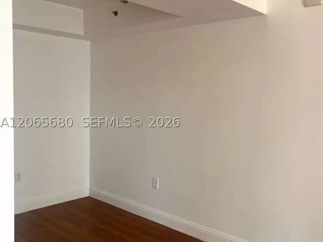 2-bedroom condo for rent in Miami - 1200 Brickell Bay Dr 2723 - MondialRealty