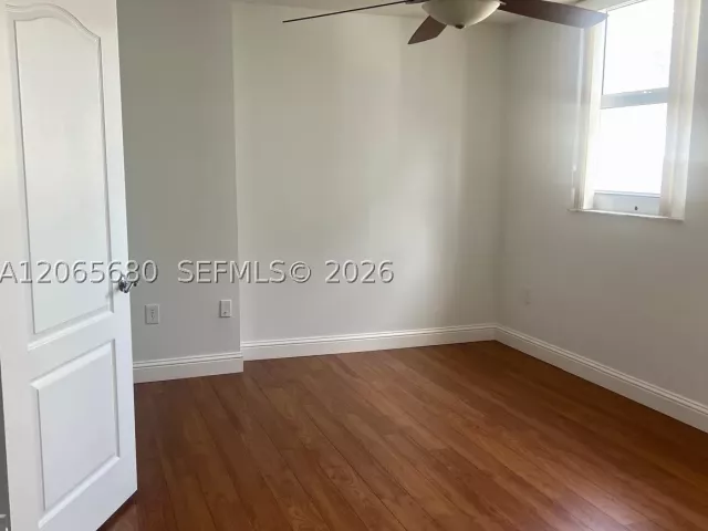 2-bedroom condo for rent in Miami - 1200 Brickell Bay Dr 2723 - MondialRealty
