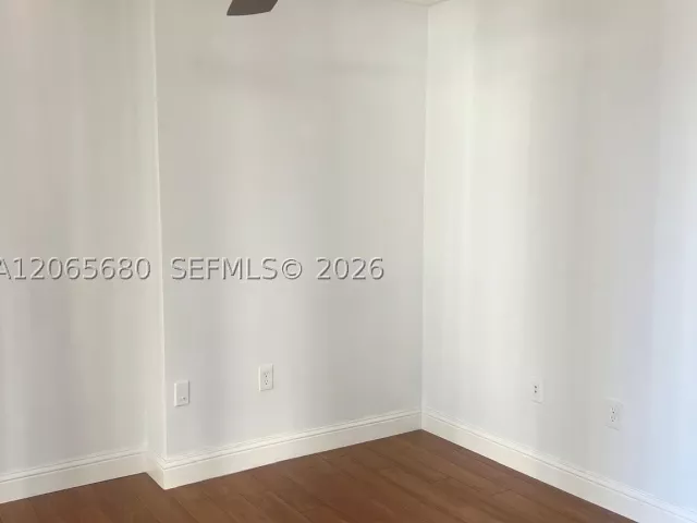 2-bedroom condo for rent in Miami - 1200 Brickell Bay Dr 2723 - MondialRealty