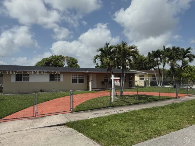 3-bedroom home for rent in Miami - 8270 SW 12th Ter N/A - MondialRealty