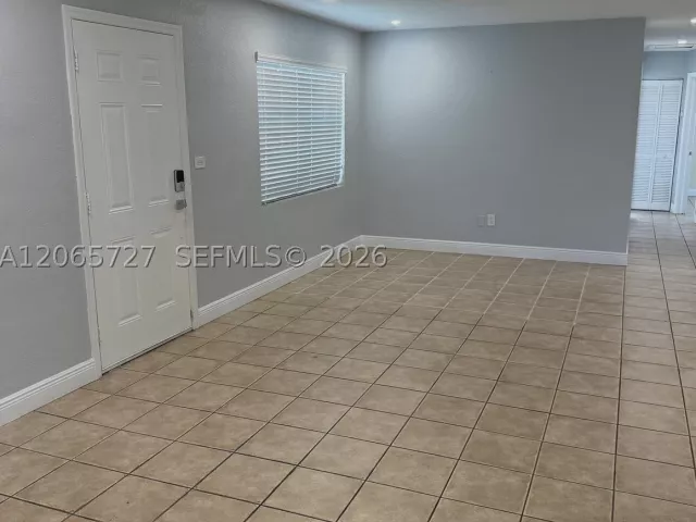 3-bedroom home for rent in Miami - 8270 SW 12th Ter N/A - MondialRealty