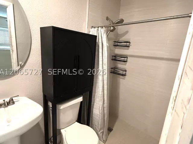 3-bedroom home for rent in Miami - 8270 SW 12th Ter N/A - MondialRealty