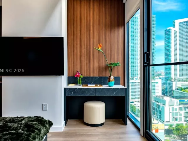 2-bedroom condo for rent in Miami - 20 NE 11th St 4506 - MondialRealty