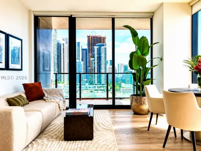 2-bedroom condo for rent in Miami - 20 NE 11th St 4506 - MondialRealty