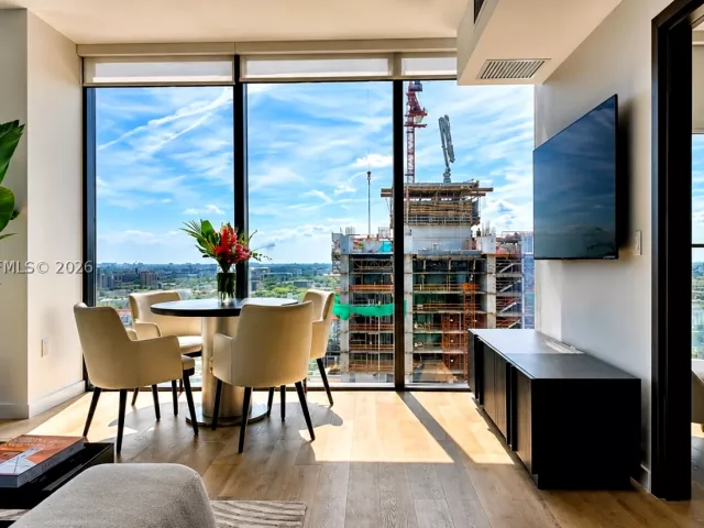 2-bedroom condo for rent in Miami - 20 NE 11th St 4506 - MondialRealty