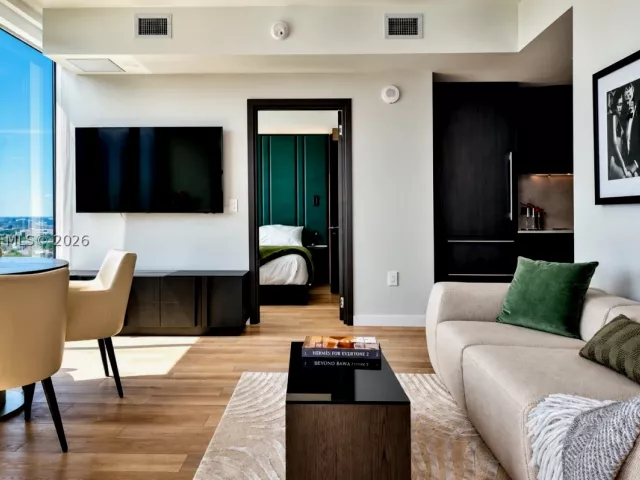 2-bedroom condo for rent in Miami - 20 NE 11th St 4506 - MondialRealty