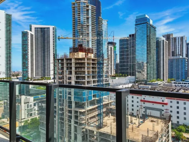 2-bedroom condo for rent in Miami - 20 NE 11th St 4506 - MondialRealty