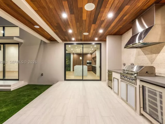 4-bedroom home for sale in Miami - 4031 NW 1st Ave - MondialRealty