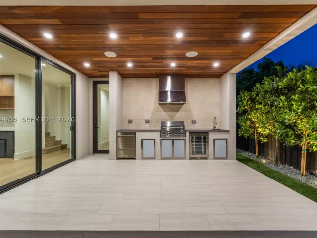 4-bedroom home for sale in Miami - 4031 NW 1st Ave - MondialRealty
