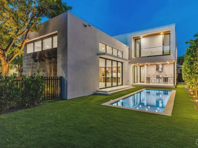 4-bedroom home for sale in Miami - 4031 NW 1st Ave - MondialRealty