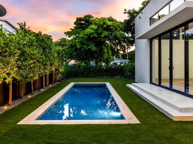 4-bedroom home for sale in Miami - 4031 NW 1st Ave - MondialRealty