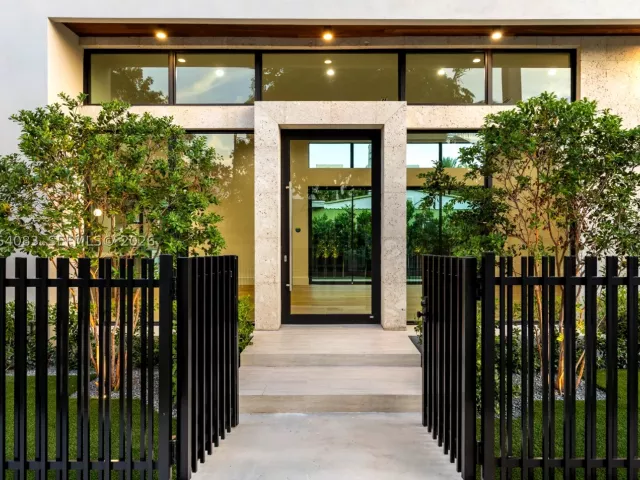 4-bedroom home for sale in Miami - 4031 NW 1st Ave - MondialRealty