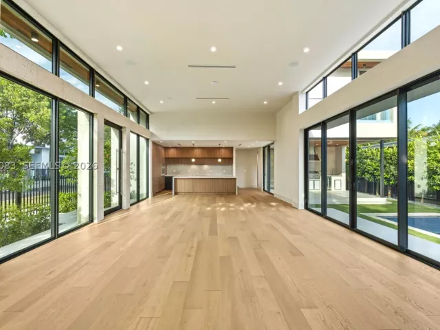 4-bedroom home for sale in Miami - 4031 NW 1st Ave - MondialRealty