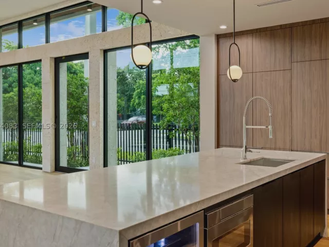4-bedroom home for sale in Miami - 4031 NW 1st Ave - MondialRealty