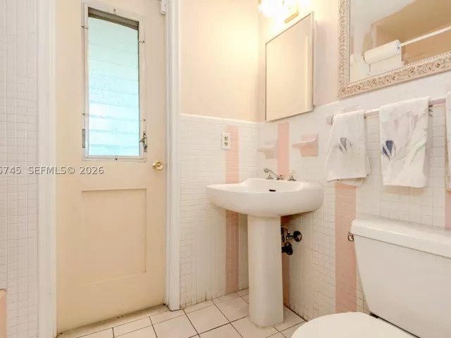 4-bedroom home for sale in Hollywood - 5013 Arthur St - MondialRealty
