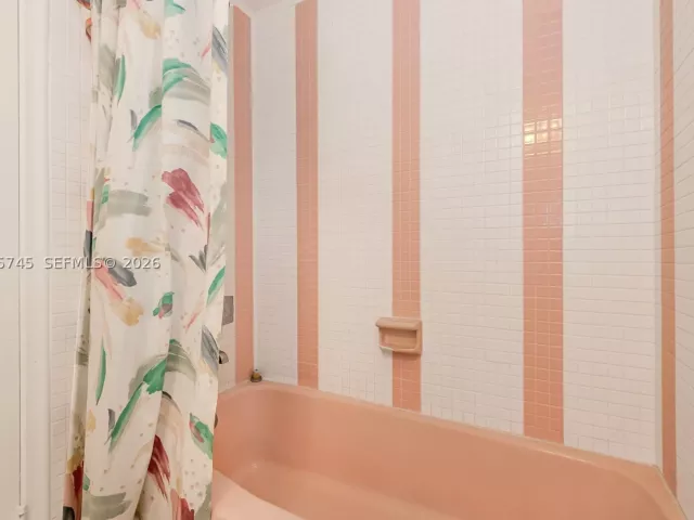 4-bedroom home for sale in Hollywood - 5013 Arthur St - MondialRealty
