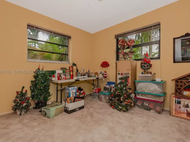4-bedroom home for sale in Hollywood - 5013 Arthur St - MondialRealty