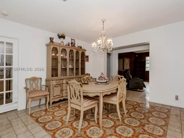 4-bedroom home for sale in Hollywood - 5013 Arthur St - MondialRealty
