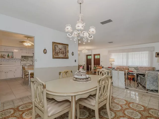 4-bedroom home for sale in Hollywood - 5013 Arthur St - MondialRealty