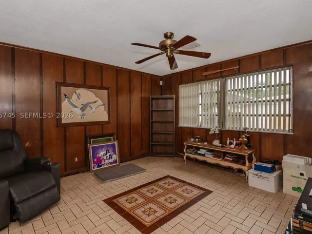 4-bedroom home for sale in Hollywood - 5013 Arthur St - MondialRealty