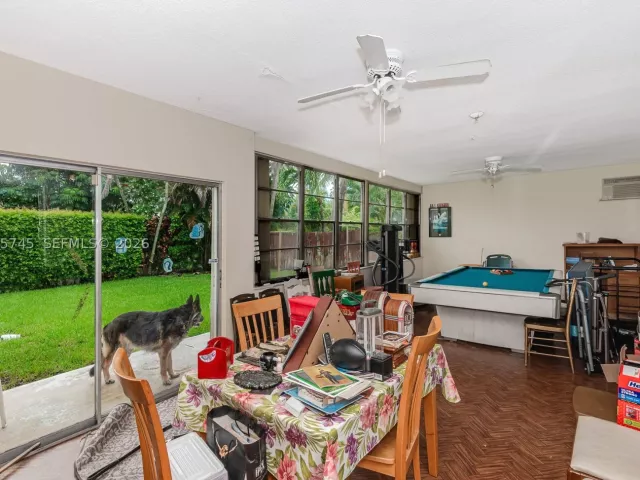 4-bedroom home for sale in Hollywood - 5013 Arthur St - MondialRealty