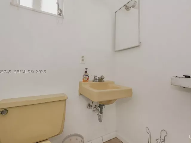 4-bedroom home for sale in Hollywood - 5013 Arthur St - MondialRealty