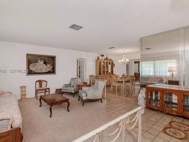 4-bedroom home for sale in Hollywood - 5013 Arthur St - MondialRealty