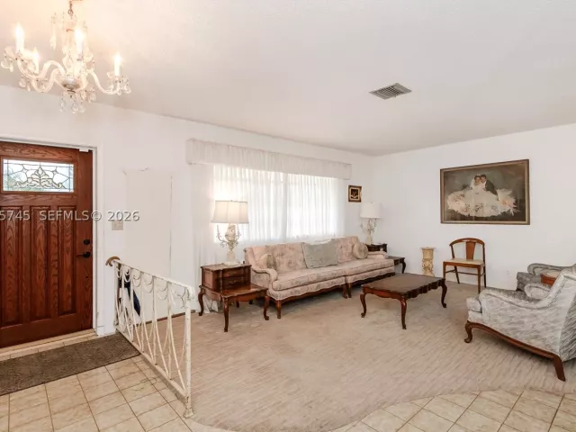 4-bedroom home for sale in Hollywood - 5013 Arthur St - MondialRealty