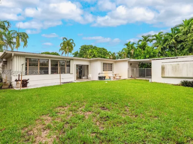 4-bedroom home for sale in Hollywood - 5013 Arthur St - MondialRealty
