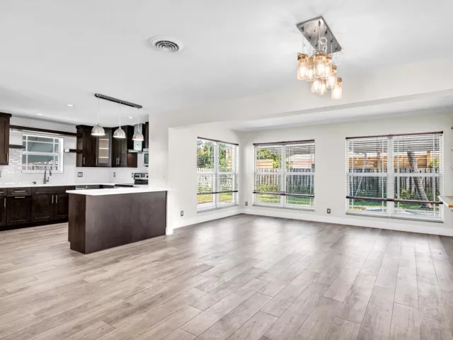 2-bedroom home for rent in Deerfield Beach - 921 SE 15th Court - MondialRealty