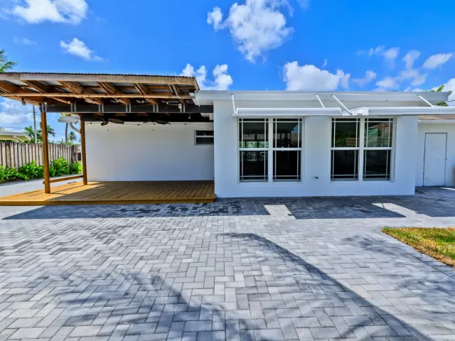 2-bedroom home for rent in Deerfield Beach - 921 SE 15th Court - MondialRealty