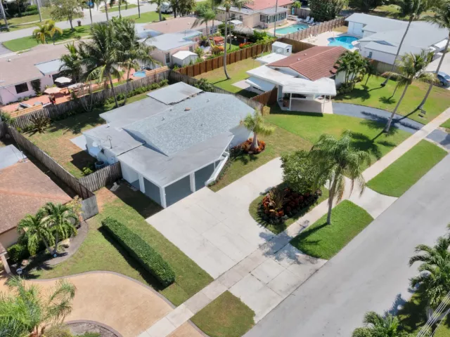 2-bedroom home for rent in Deerfield Beach - 921 SE 15th Court - MondialRealty