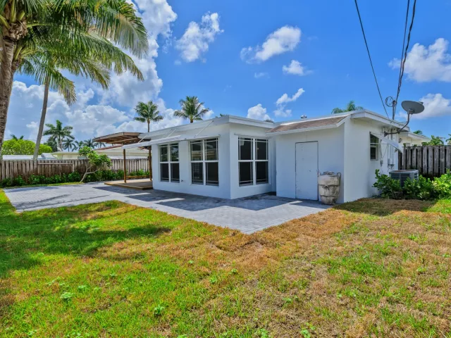 2-bedroom home for rent in Deerfield Beach - 921 SE 15th Court - MondialRealty