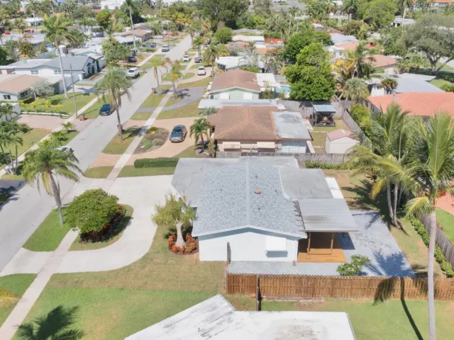 2-bedroom home for rent in Deerfield Beach - 921 SE 15th Court - MondialRealty