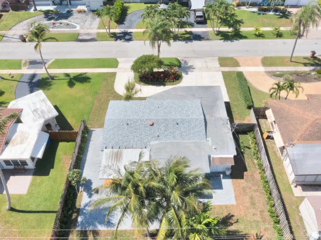 2-bedroom home for rent in Deerfield Beach - 921 SE 15th Court - MondialRealty