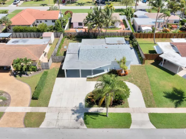 2-bedroom home for rent in Deerfield Beach - 921 SE 15th Court - MondialRealty