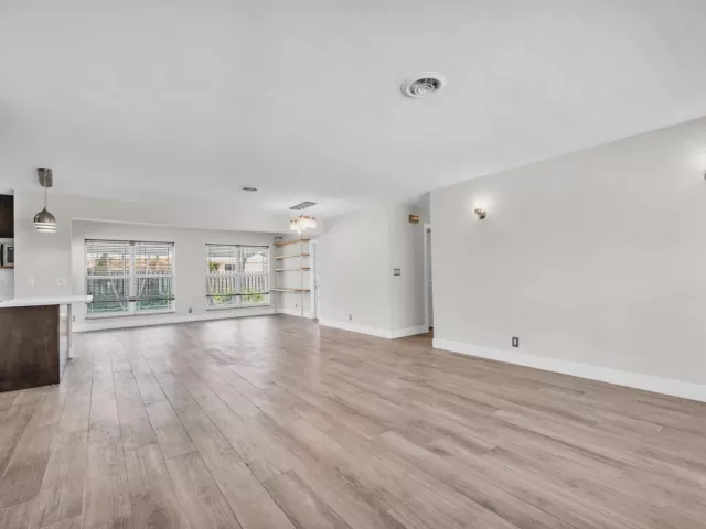 2-bedroom home for rent in Deerfield Beach - 921 SE 15th Court - MondialRealty