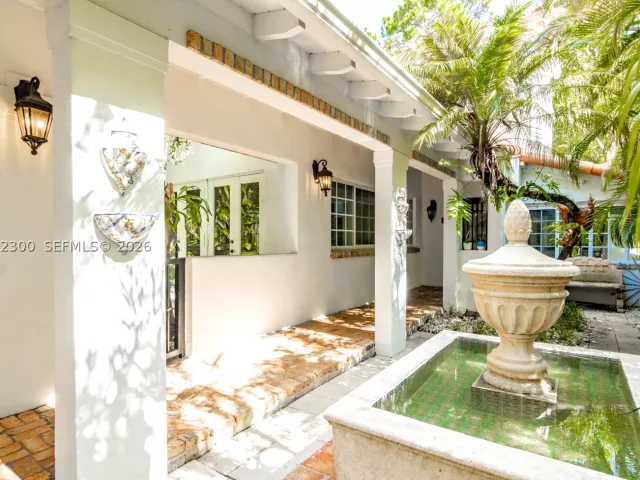 4-bedroom home for rent in Coral Gables - 709 Aledo Ave 0 - MondialRealty