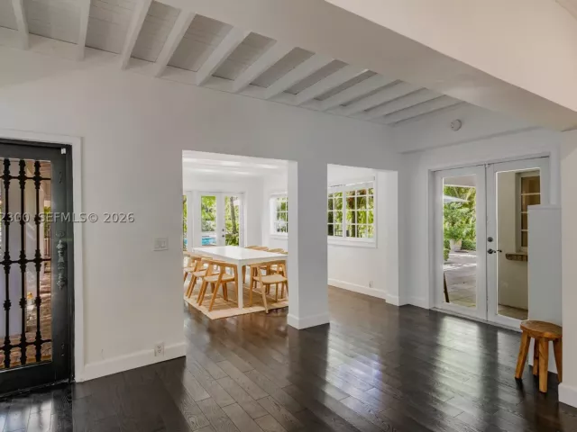 4-bedroom home for rent in Coral Gables - 709 Aledo Ave 0 - MondialRealty