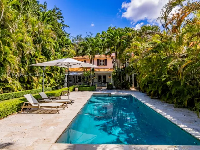 4-bedroom home for rent in Coral Gables - 709 Aledo Ave 0 - MondialRealty