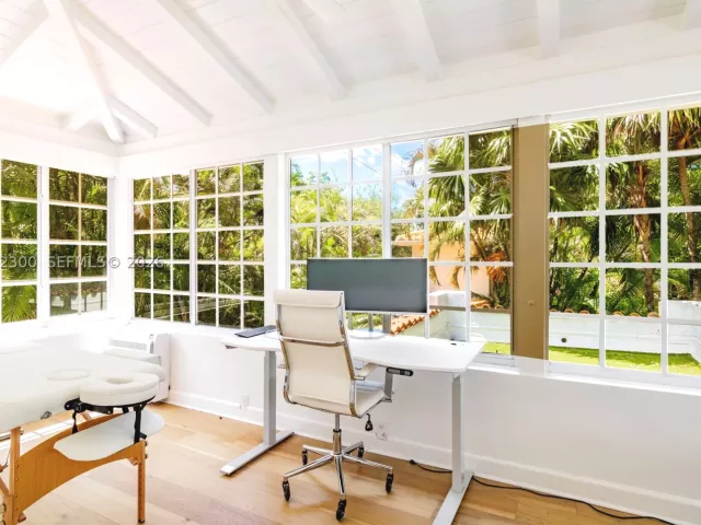 4-bedroom home for rent in Coral Gables - 709 Aledo Ave 0 - MondialRealty