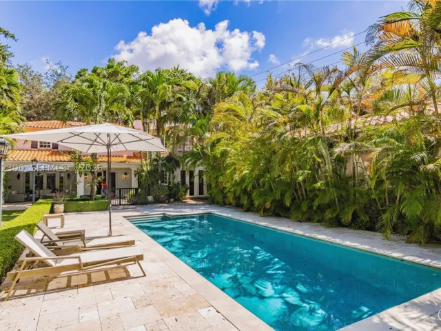 4-bedroom home for rent in Coral Gables - 709 Aledo Ave 0 - MondialRealty