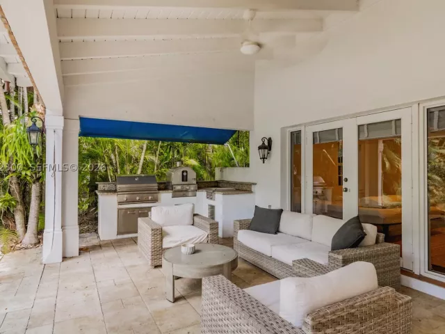 4-bedroom home for rent in Coral Gables - 709 Aledo Ave 0 - MondialRealty